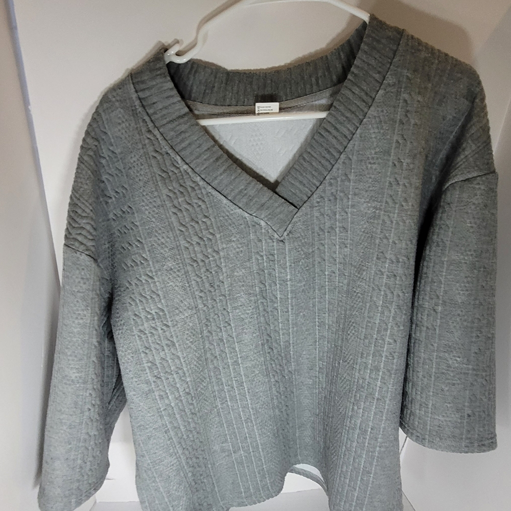 2 Womens V Neck Sweaters, Size Large - Picture 2 of 4
